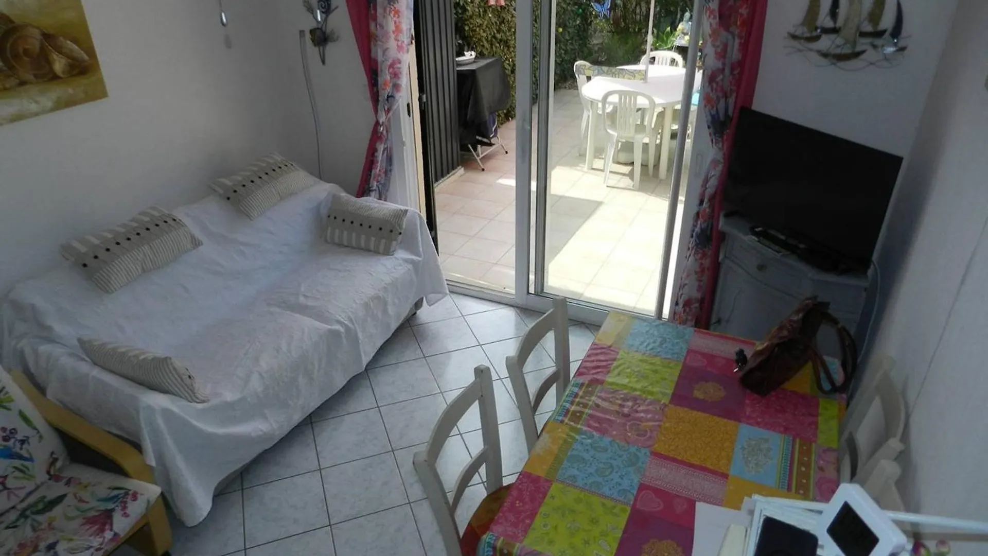 Duplex 3 Pieces Avec Piscine, 4 Couchages, Terrasse Et Parking Prive Au Lavandou - Fr-1-251-748 Le Lavandou France